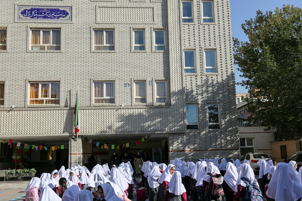 بازدید از مدرسه نراقی