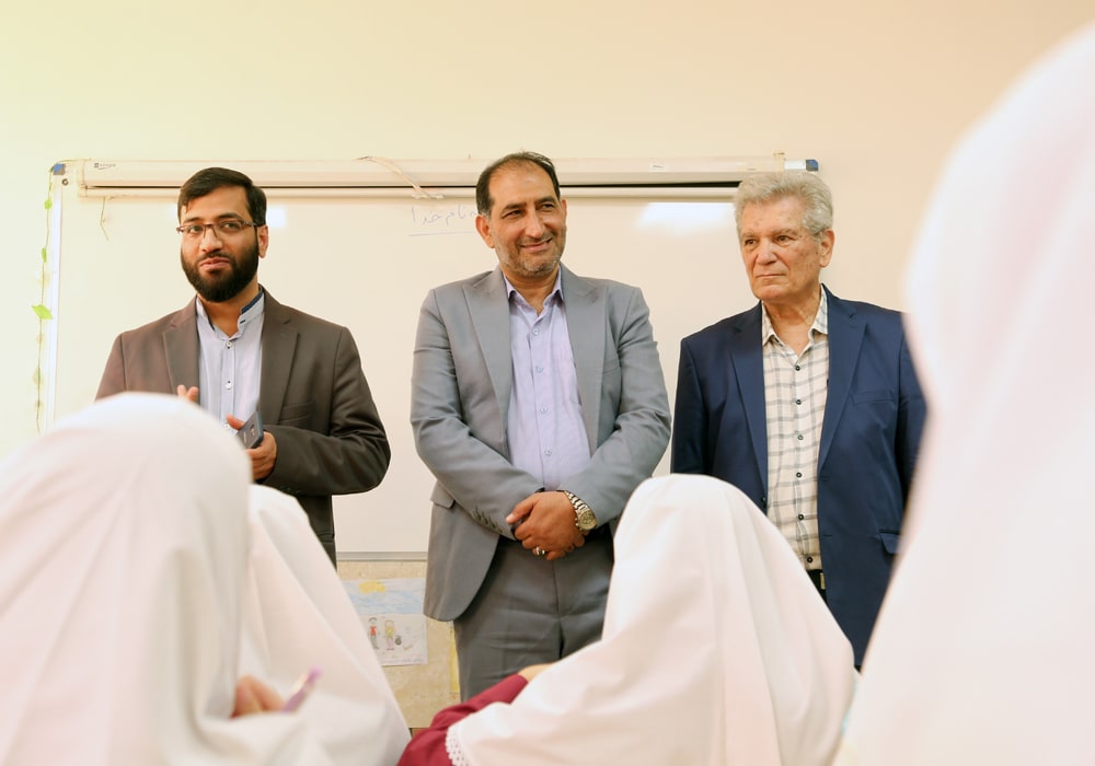 بازدید از مدرسه نراقی