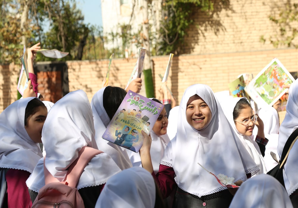 بازدید از مدرسه نراقی