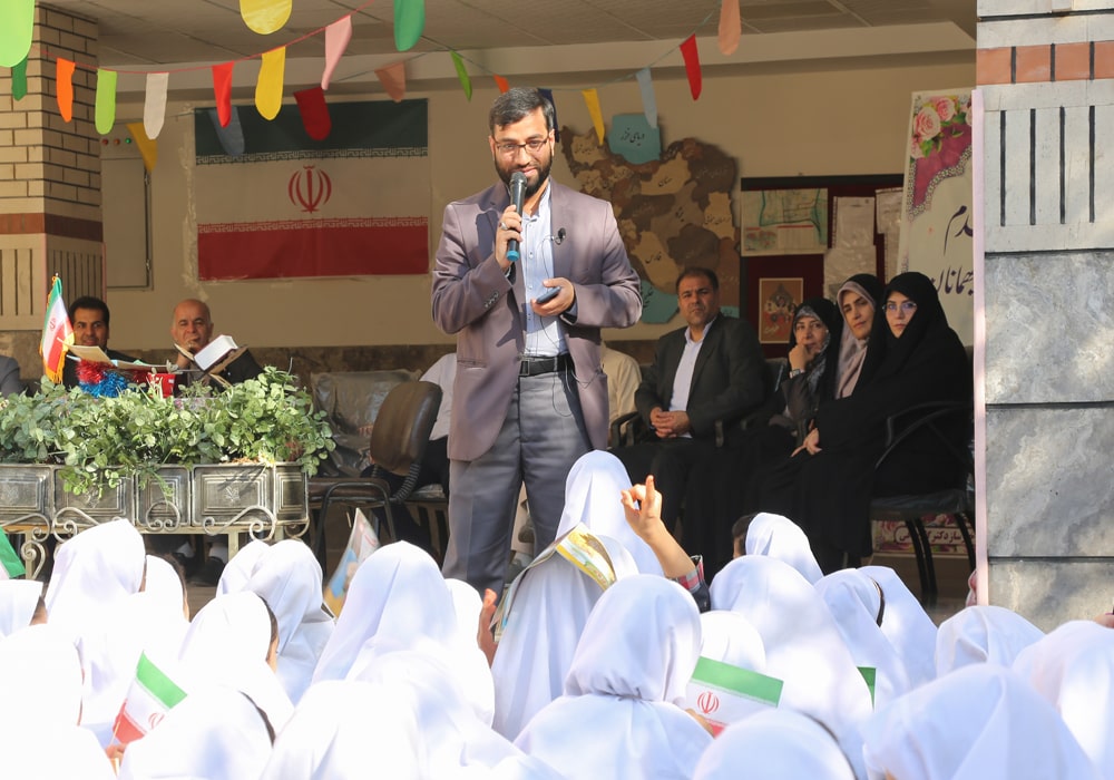 بازدید از مدرسه نراقی