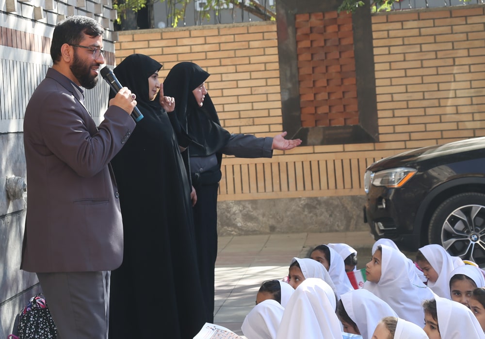 بازدید از مدرسه نراقی