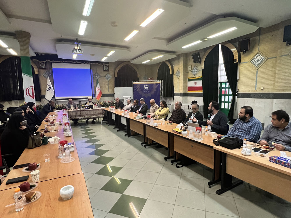 نشست رئیس سازمان پژوهش و برنامه‌ریزی آموزشی با همکاران دفتر