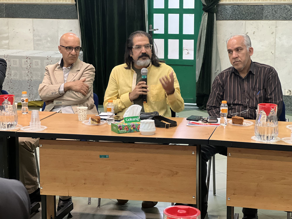 نشست رئیس سازمان پژوهش و برنامه‌ریزی آموزشی با همکاران دفتر