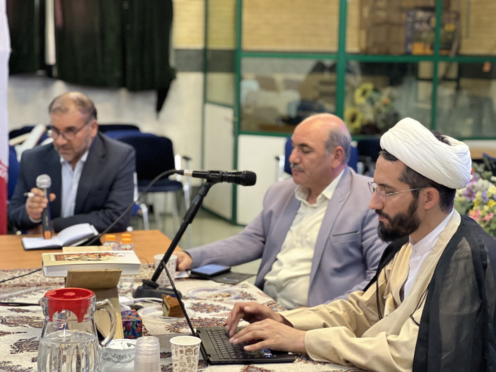 نشست رئیس سازمان پژوهش و برنامه‌ریزی آموزشی با همکاران دفتر