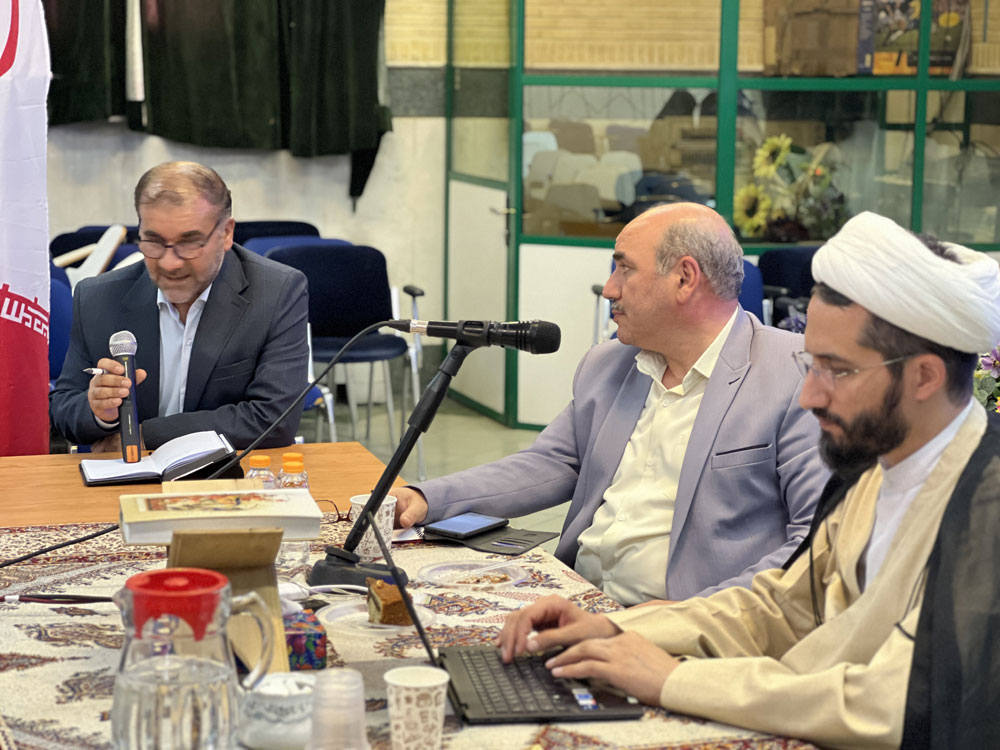 نشست رئیس سازمان پژوهش و برنامه‌ریزی آموزشی با همکاران دفتر