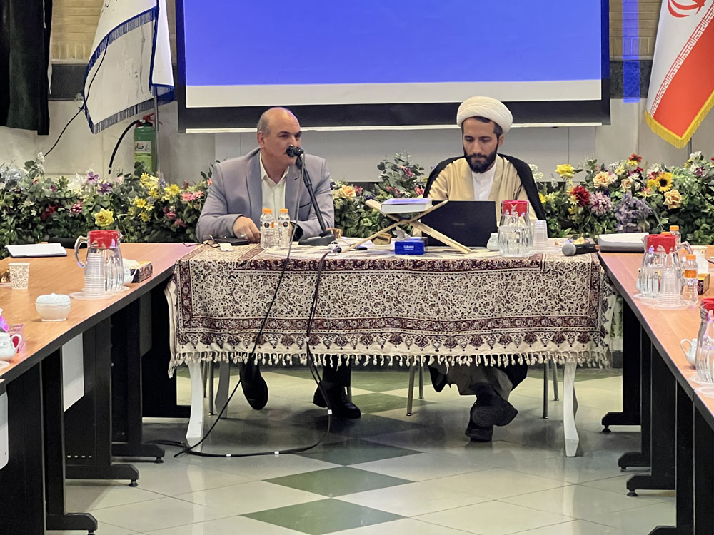 نشست رئیس سازمان پژوهش و برنامه‌ریزی آموزشی با همکاران دفتر