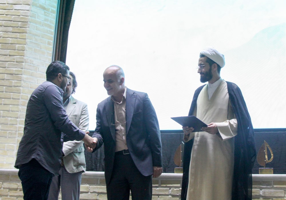 اختتامیه سیزدهمین دوره جشنواره دوسالانه عکس و تصویرگری رشد