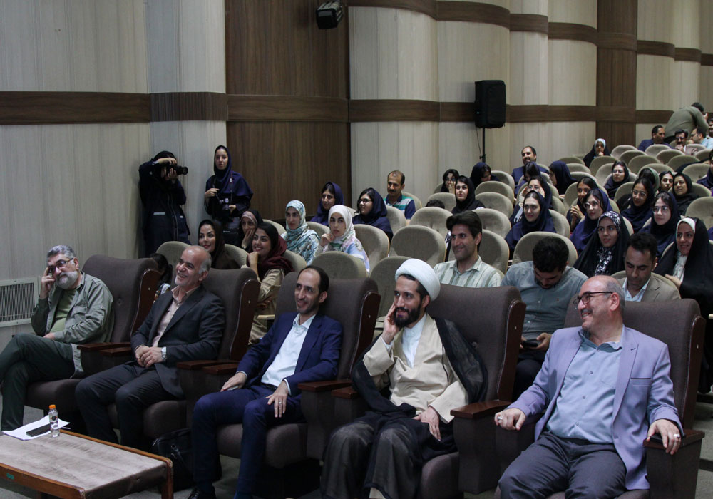 اختتامیه سیزدهمین دوره جشنواره دوسالانه عکس و تصویرگری رشد