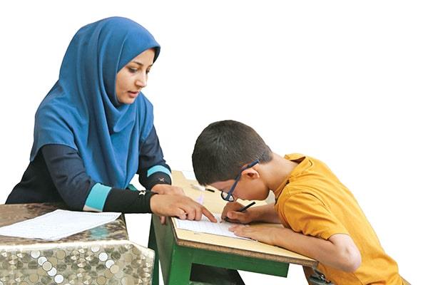 به روانی آب، به سختی سنگ