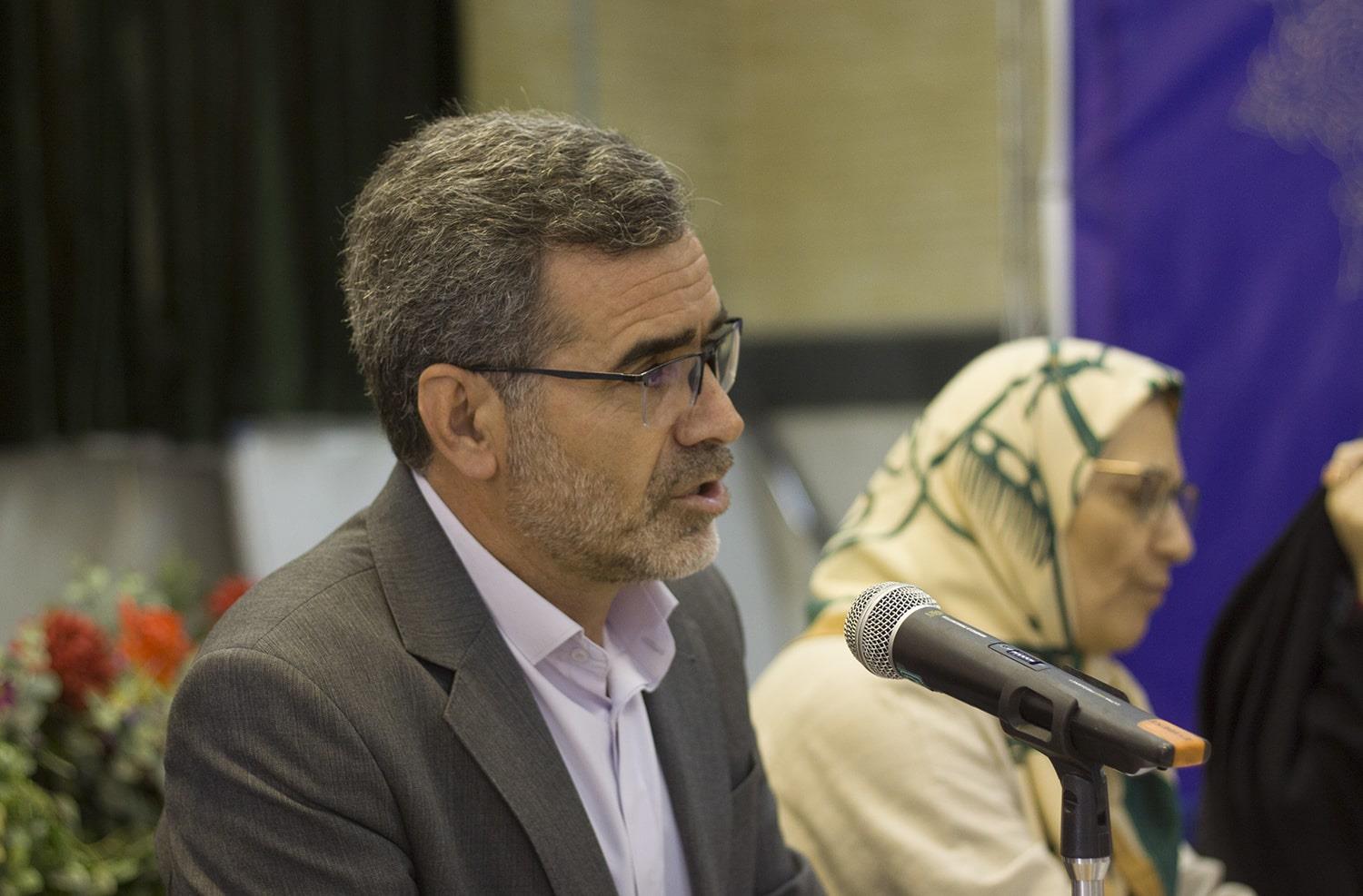 نشست تحول دانش و آموزش در عصر دانایی و یادگیری ترکیبی و تأثیر آن بر مدارس و معلمان آینده