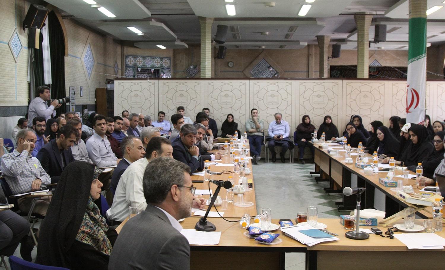 نشست تحول دانش و آموزش در عصر دانایی و یادگیری ترکیبی و تأثیر آن بر مدارس و معلمان آینده