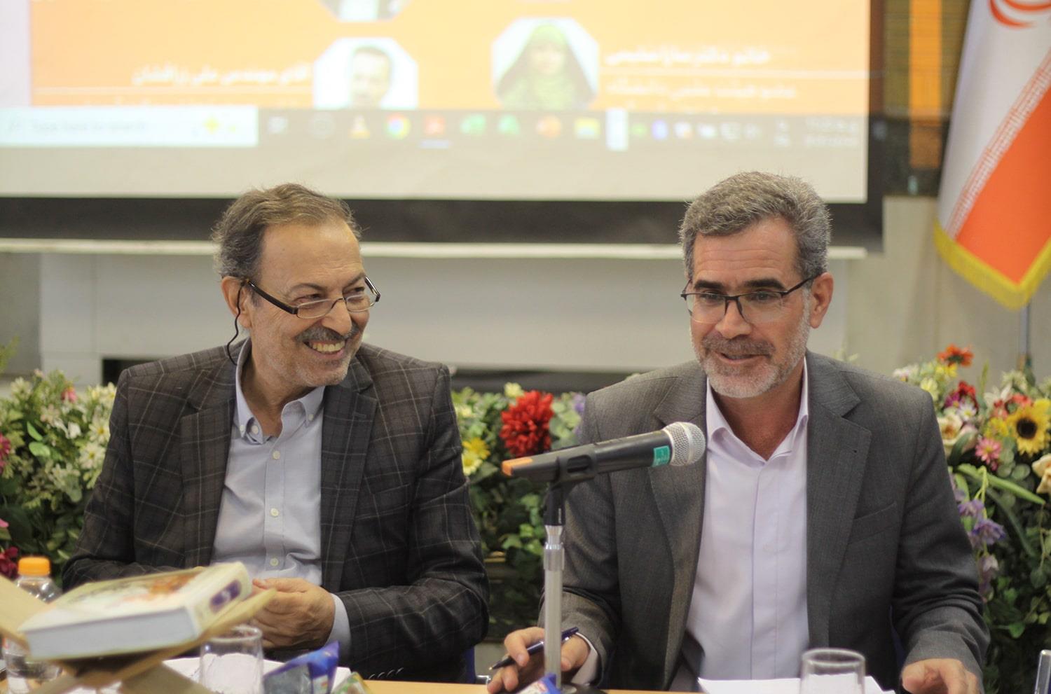 نشست تحول دانش و آموزش در عصر دانایی و یادگیری ترکیبی و تأثیر آن بر مدارس و معلمان آینده