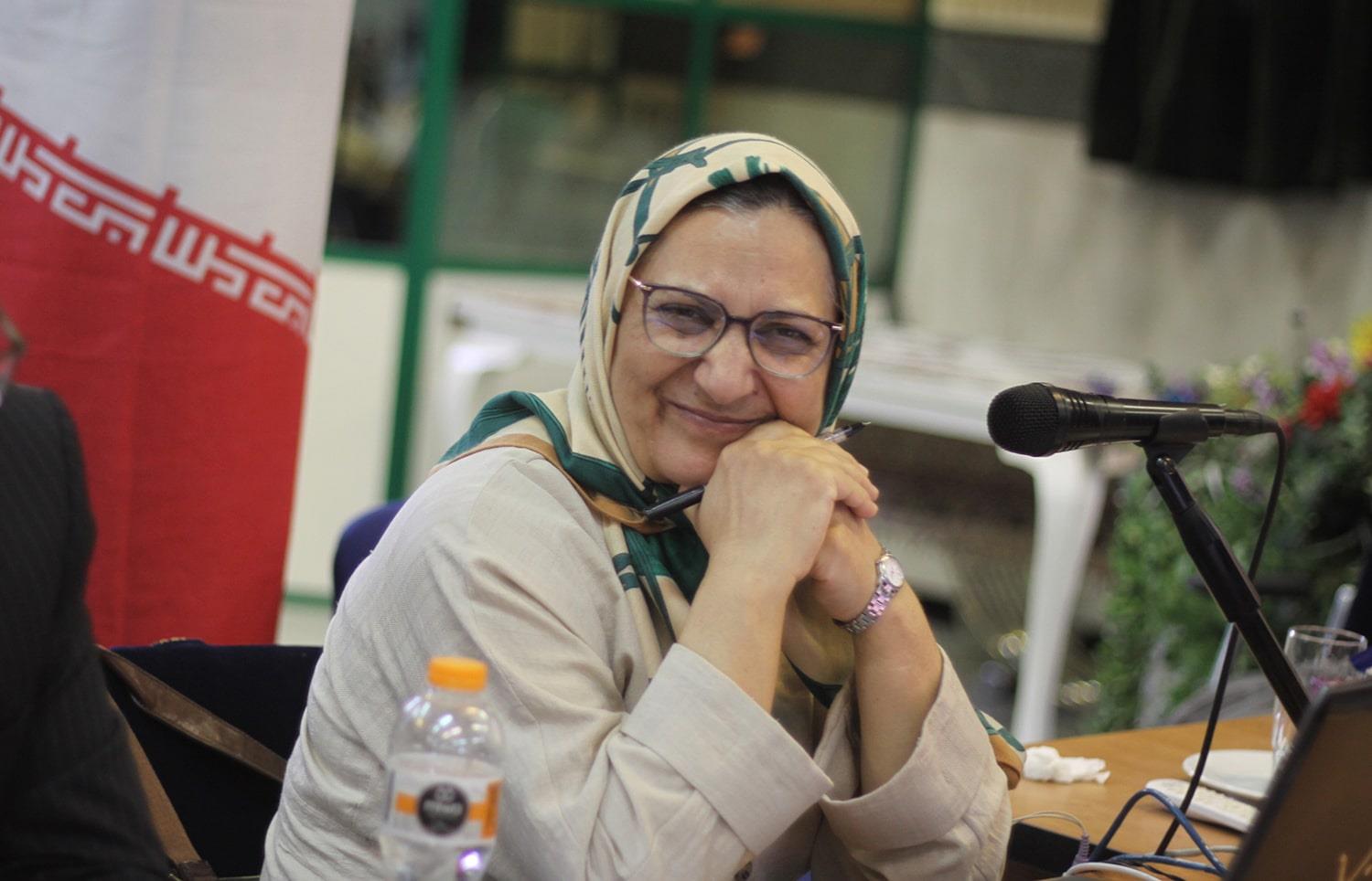 نشست تحول دانش و آموزش در عصر دانایی و یادگیری ترکیبی و تأثیر آن بر مدارس و معلمان آینده