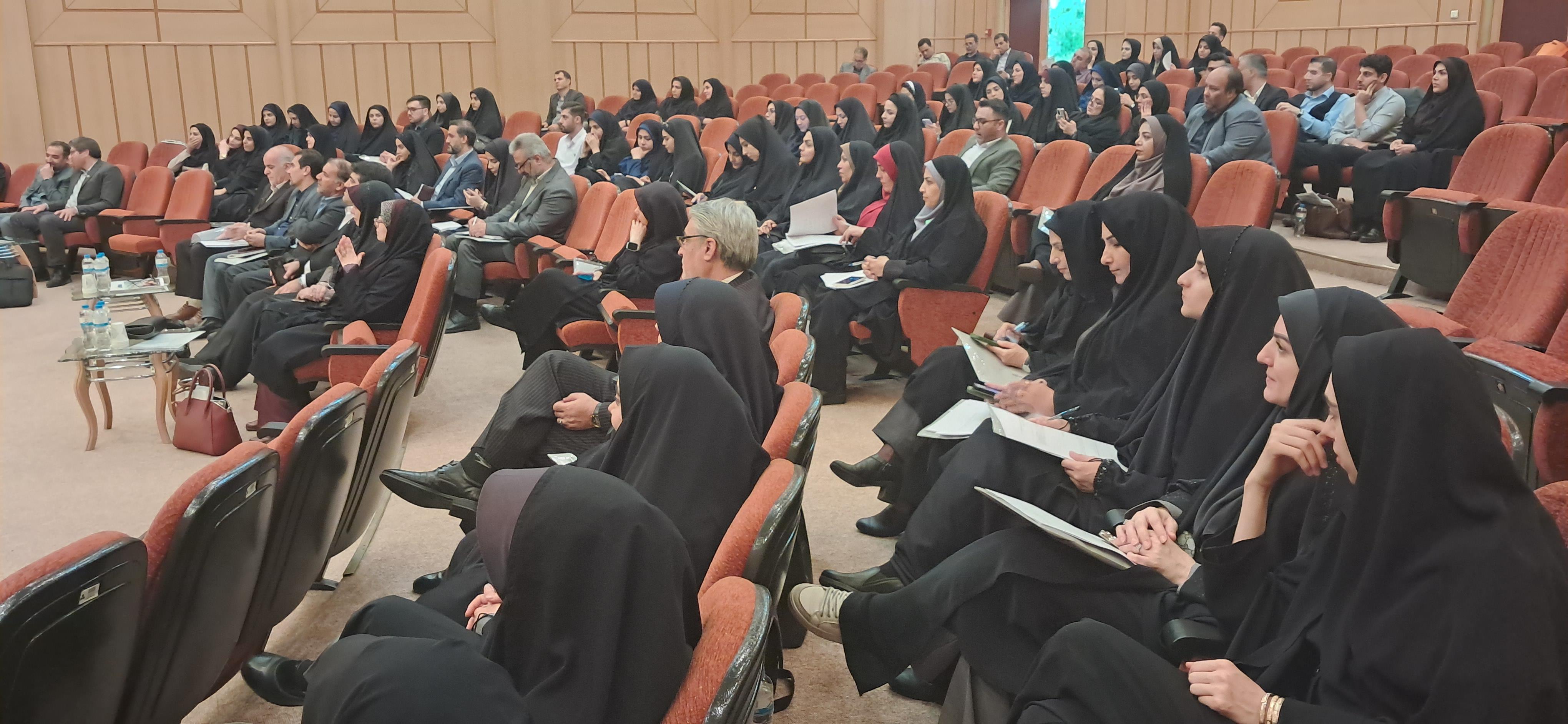 بیست‌وسومین نشست معاونان آموزش ابتدایی و نمایندگان مجلات رشد شهرستان‌های استان تهران در شرکت افست؛ ۱ شهریور ۱۴۰۵