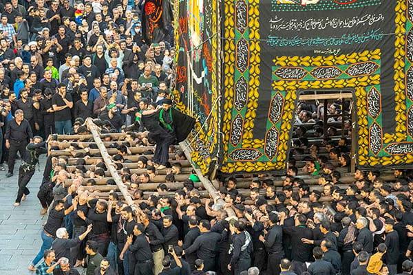 شهر و آیین‌ هاى جمعی